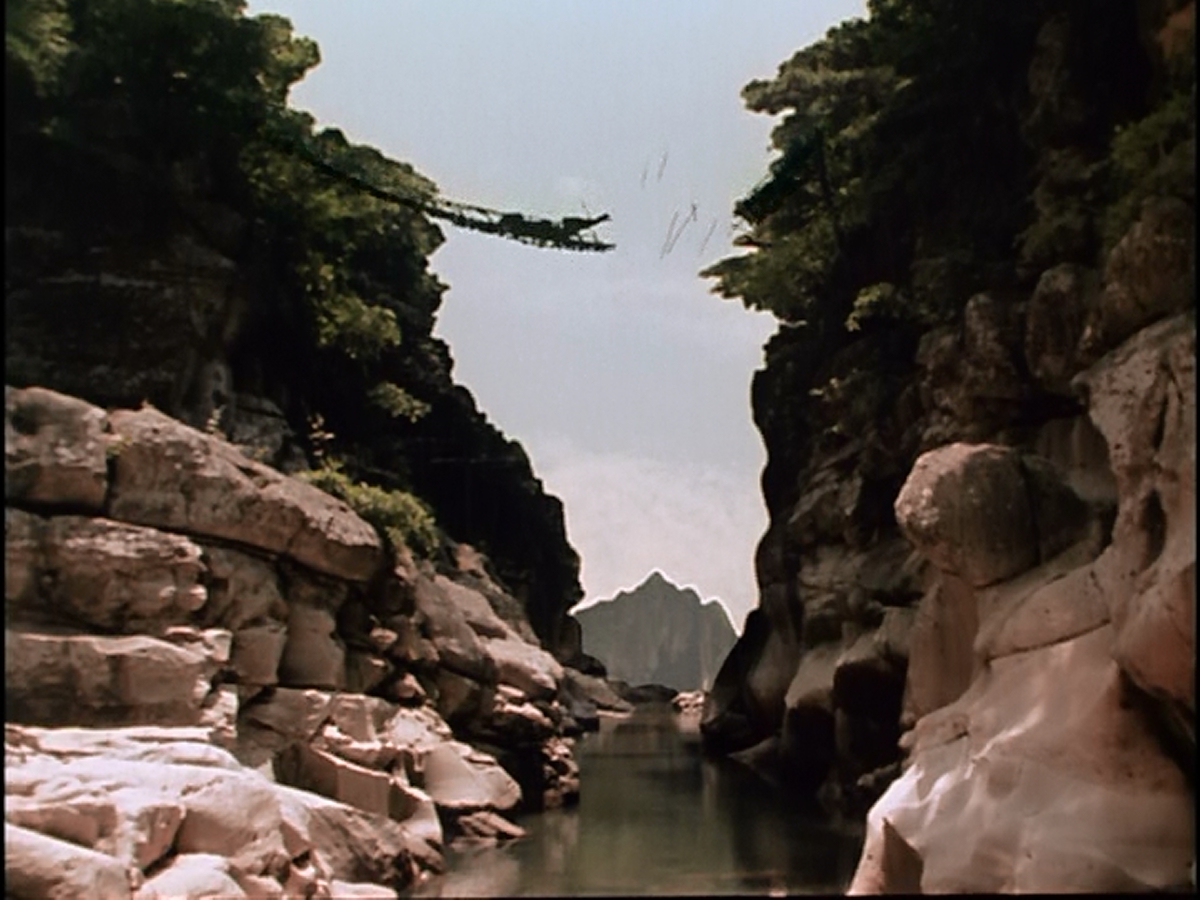 The uninteresting human plotline of Godzilla vs Mothra: Battle For Earth