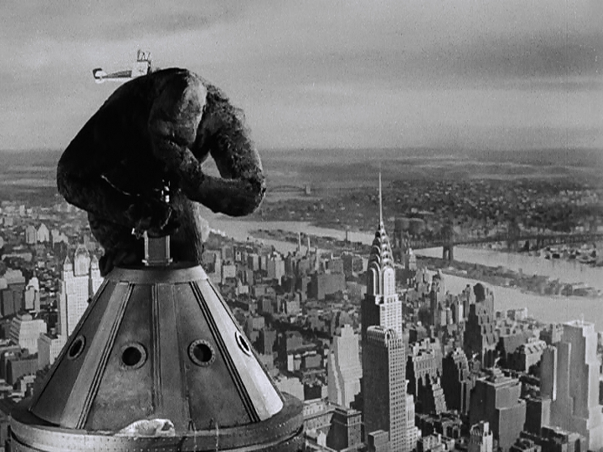 Kong becomes aware of his mortality in a beautiful gesture animated by Willis O'Brien.
