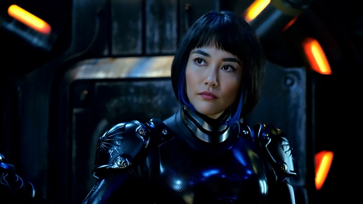 Mako Mori's blue streaks.